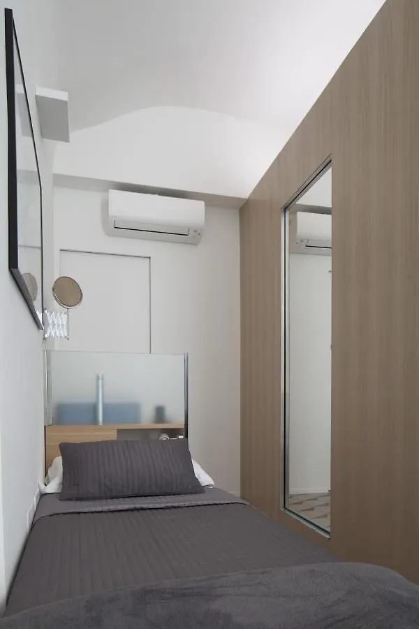 *** Konukevi Genova Suite Art İtalya