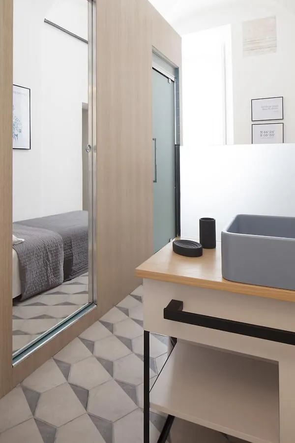 Genova Suite Art Janov